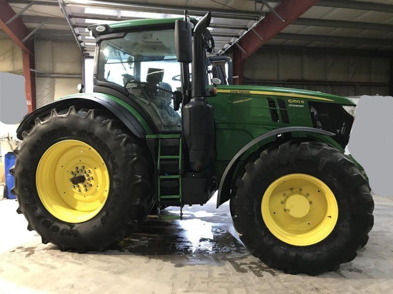 John Deere 6250R
