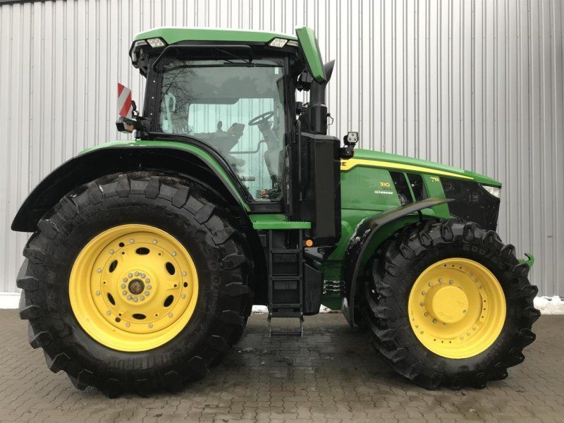 John Deere 7R 310