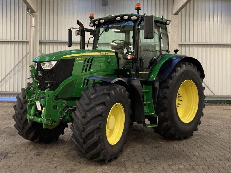 John Deere 6215R