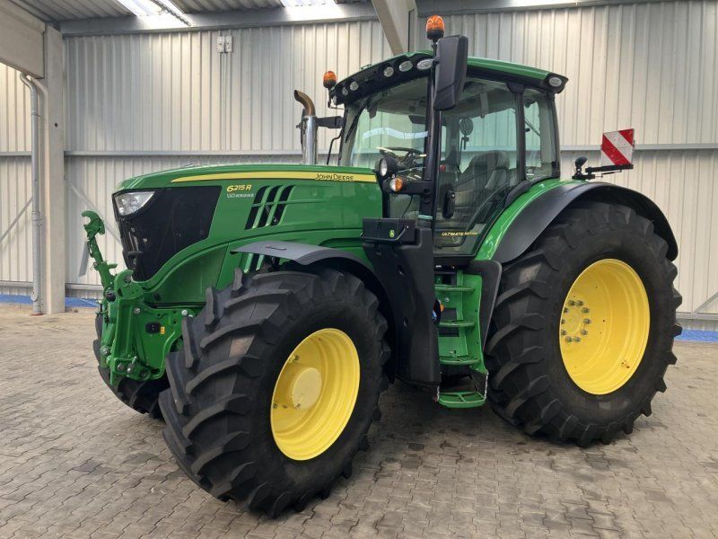 John Deere 6215R