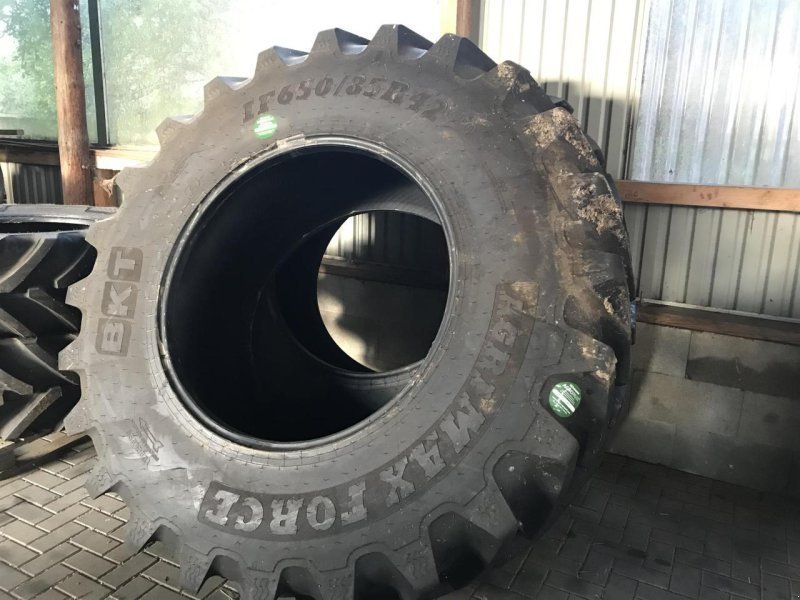 BKT 650/85R42 IF