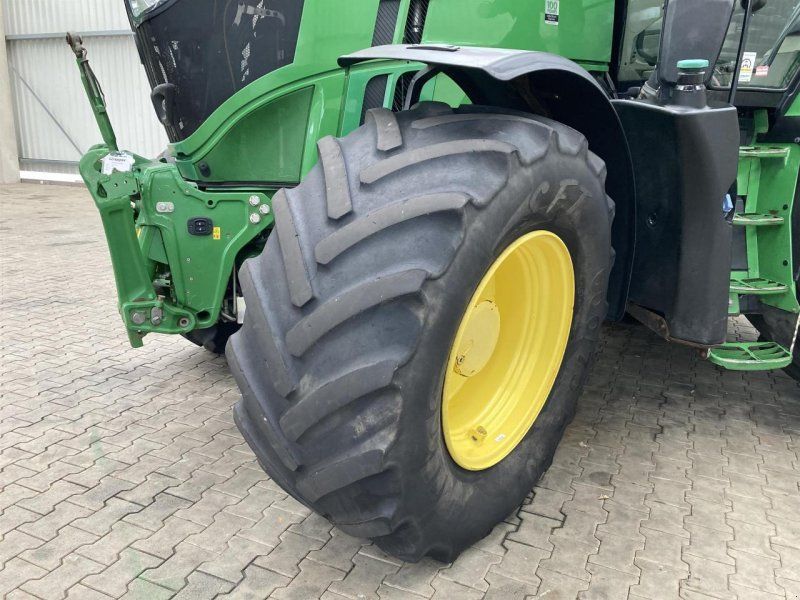 John Deere 6230R