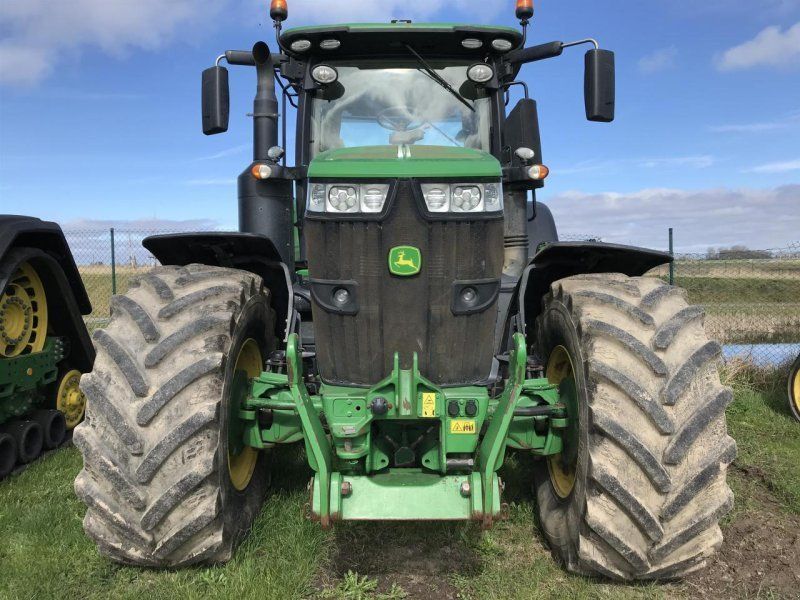 John Deere 7310R
