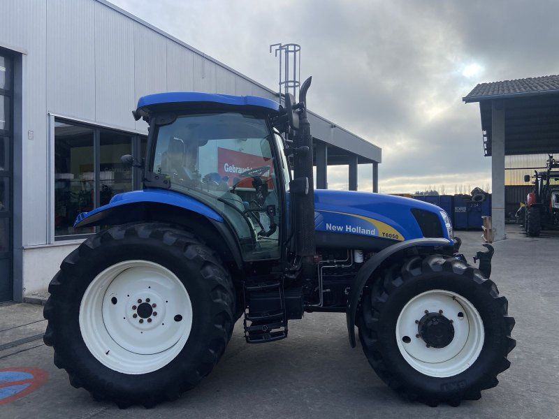 New Holland T6050 Elite