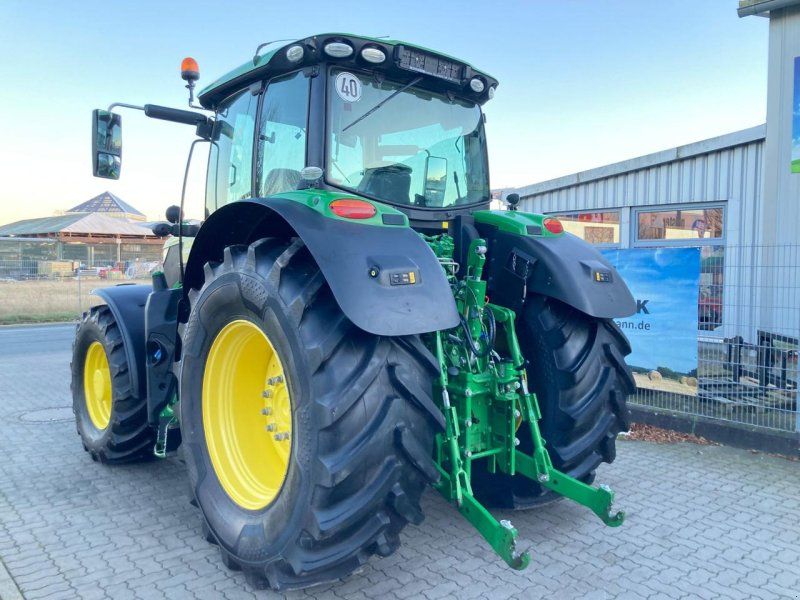 John Deere 6215 R