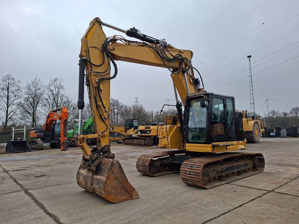 CAT 325FL CR (With Trimble 3D GPS)
