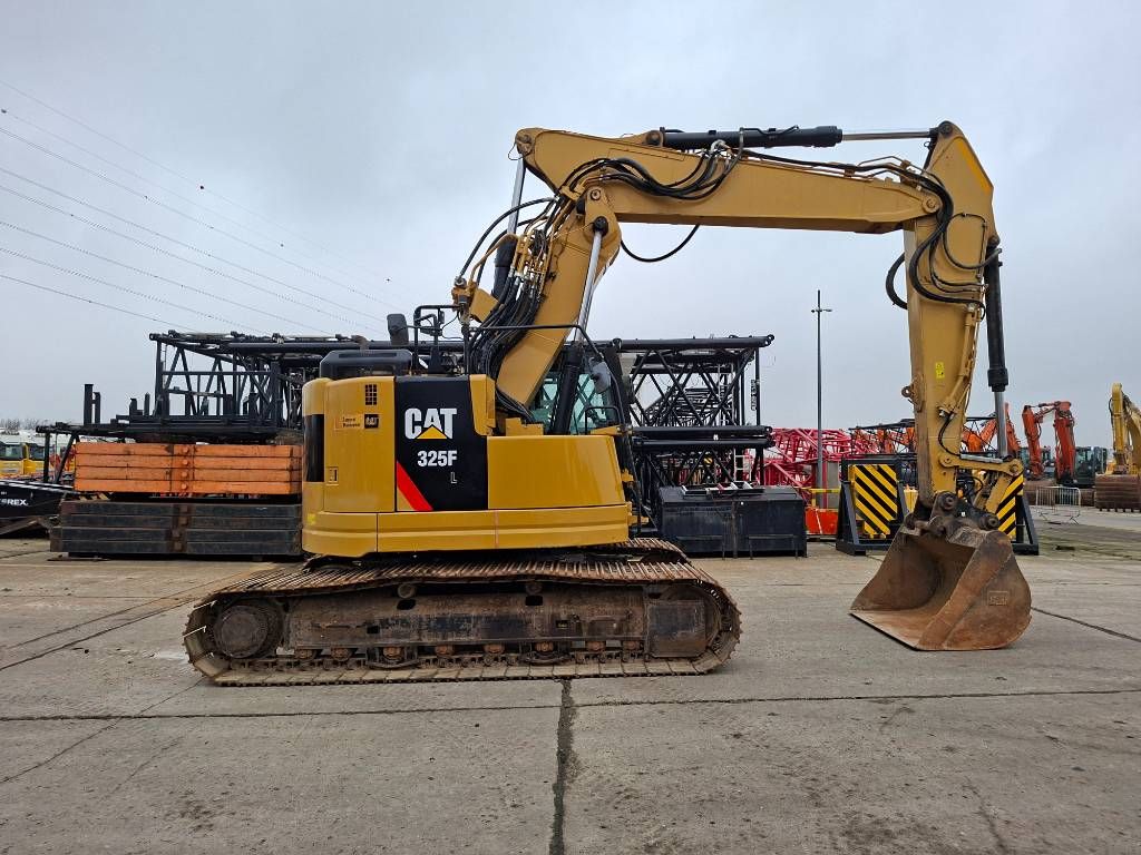 CAT 325FL CR (With Trimble 3D GPS)