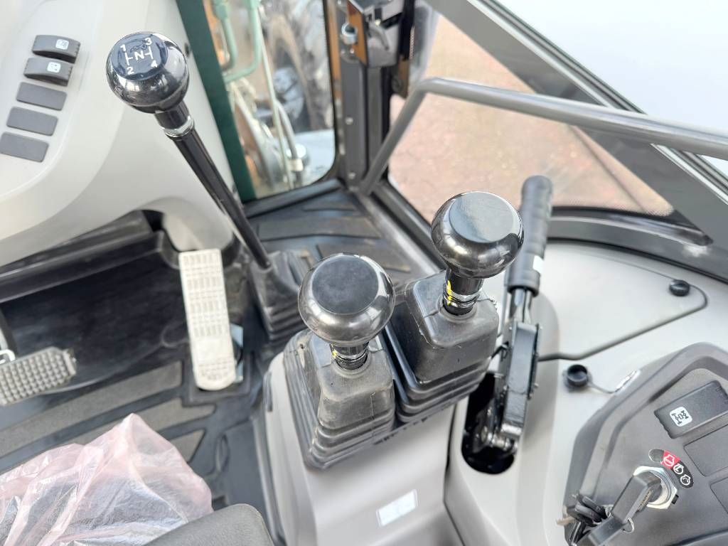 CASE 570SV 4WD - 4/1 Bucket / Telescopic Boom / AC