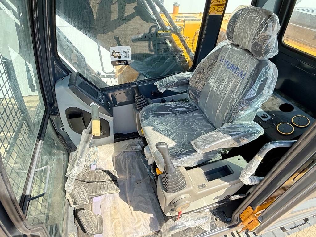 Hyundai R210 *2025 Model* New / Unused / Hammer Lines