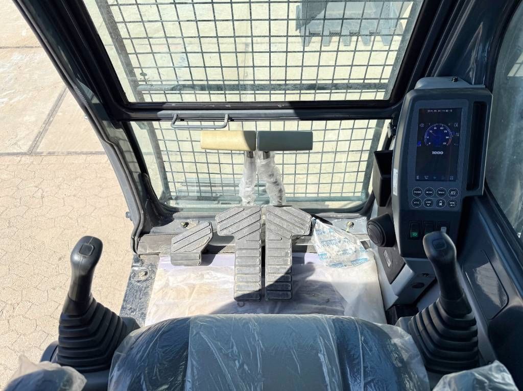 Hyundai R210 *2025 Model* New / Unused / Hammer Lines