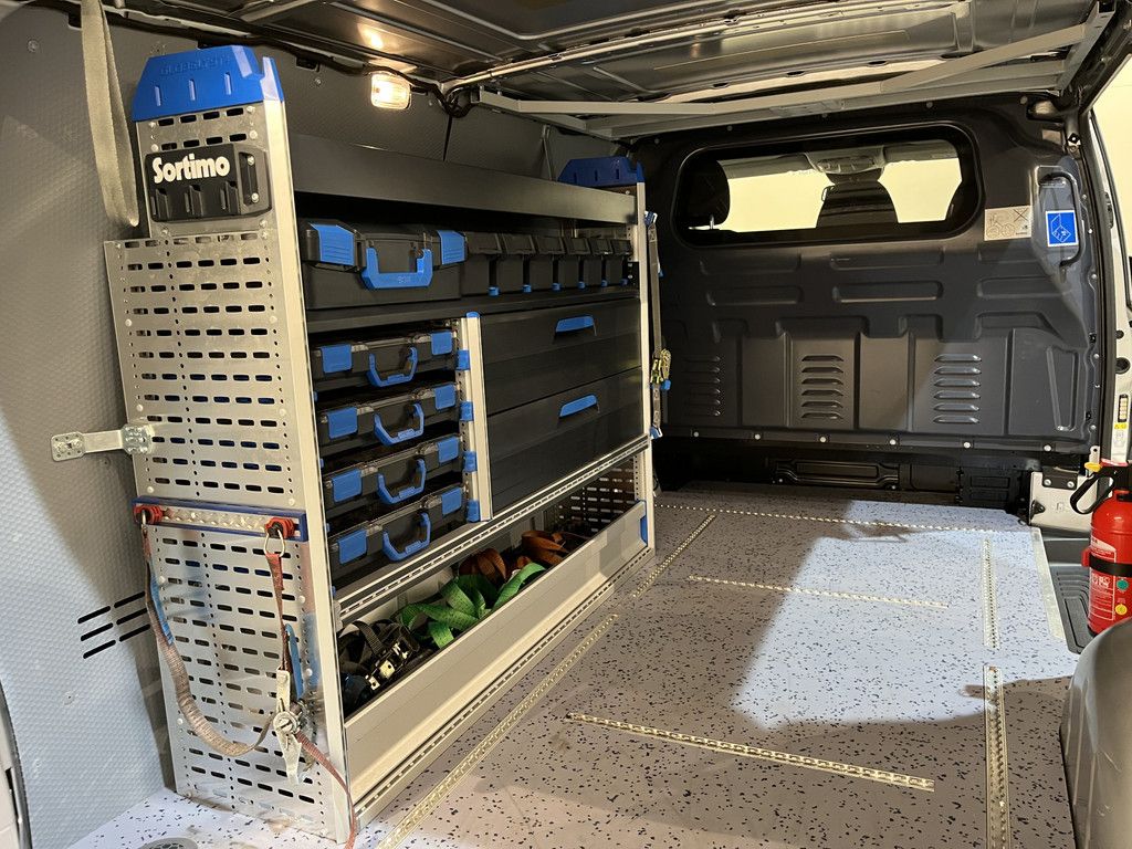 Mercedes-Benz Vito 116 CDI Lang RWD Automaat / Servicebus / Sortimo Inrichting / Euro 6 / Airco / Camera / CarPlay / Cruise Control / 11.000 KM !!