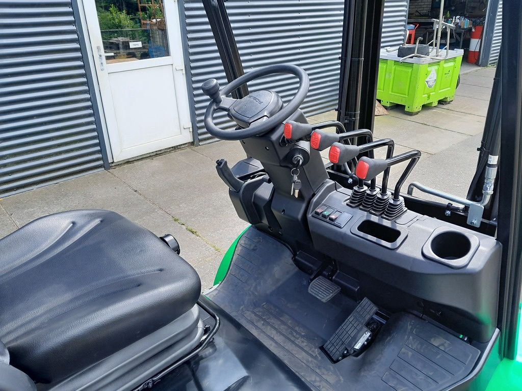 Hangcha CPD35 3500KG 4,8M Triplex Mast Li-Ion.