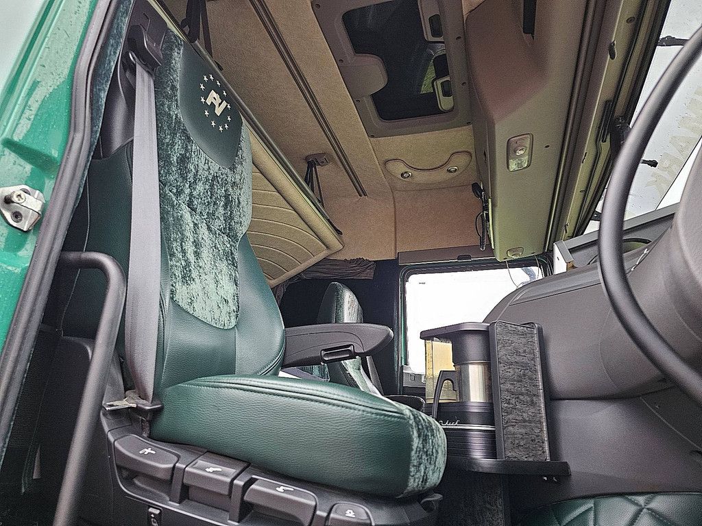 DAF XF 510 6x2 ftg spacecab