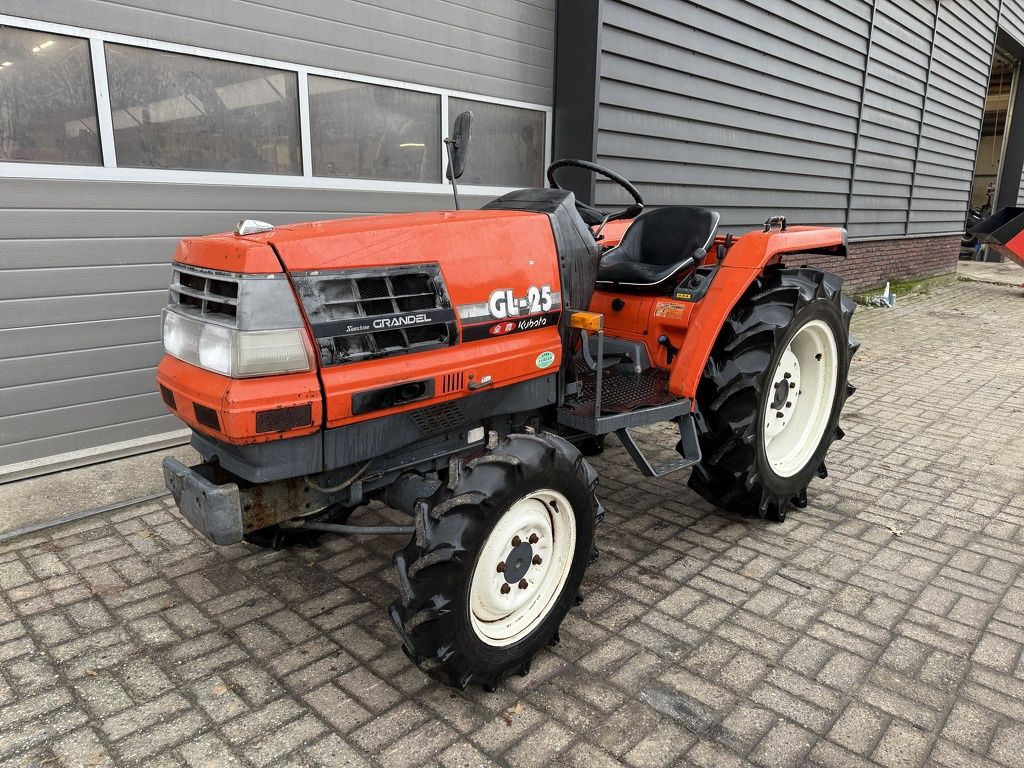 Kubota GL25 minitractor