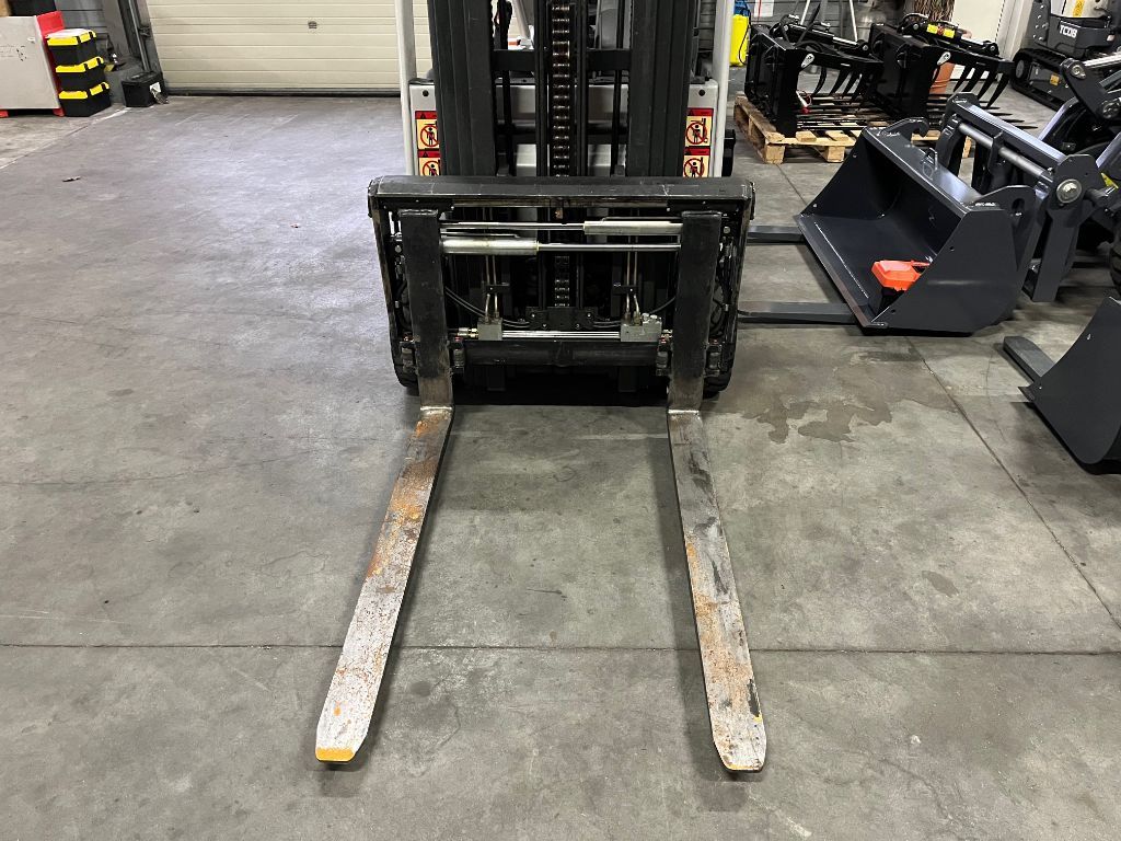 STILL RX50-16 TRIPLO FREELIFT SIDESHIFT HYDR.VORKENVERSTELLING