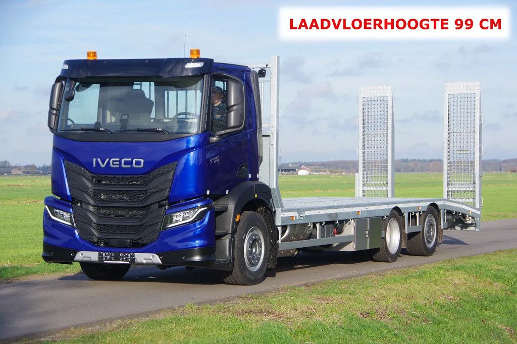 Iveco 31,5-tons Oprij S-Way 9,0 m. Veldhuizen