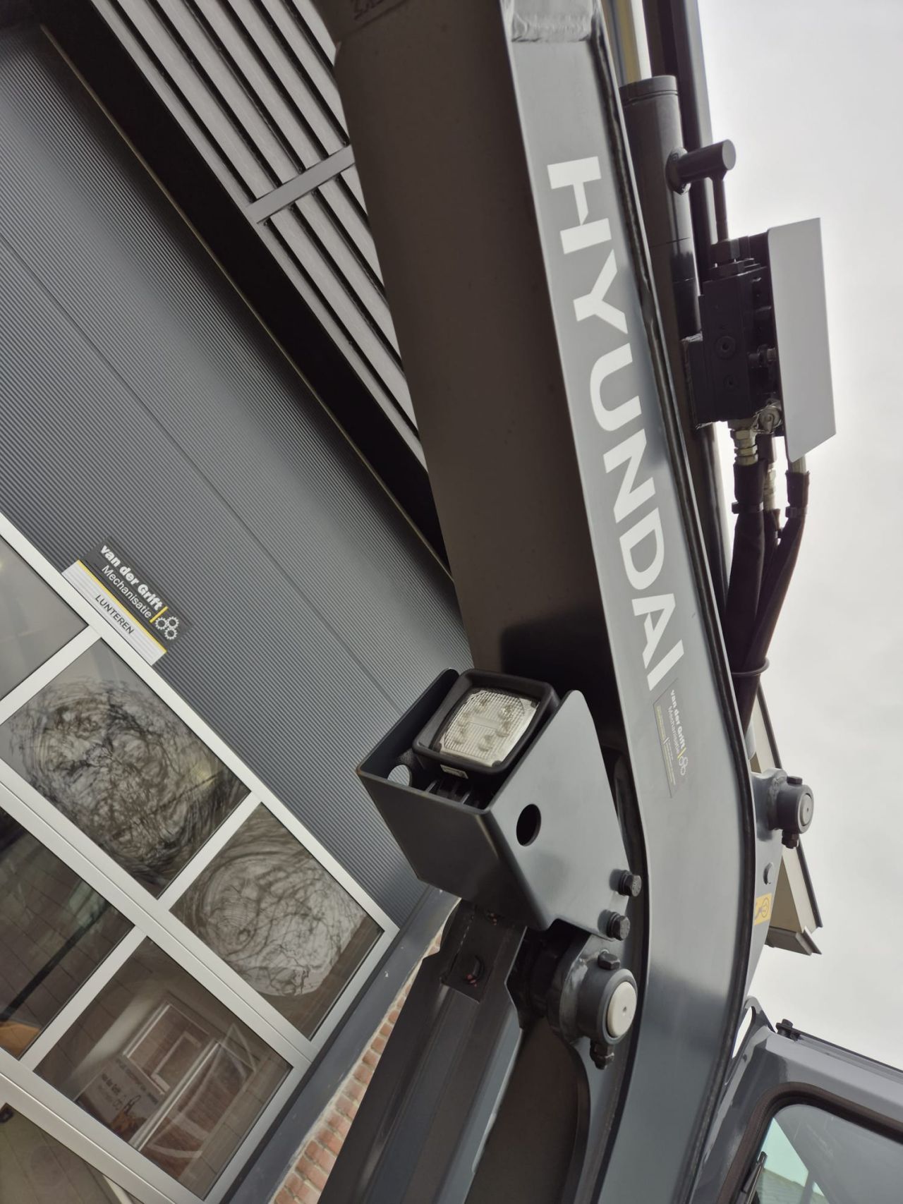 Hyundai HX25 /2.7t /binnendraaier/graafmachine vele opties/sterk