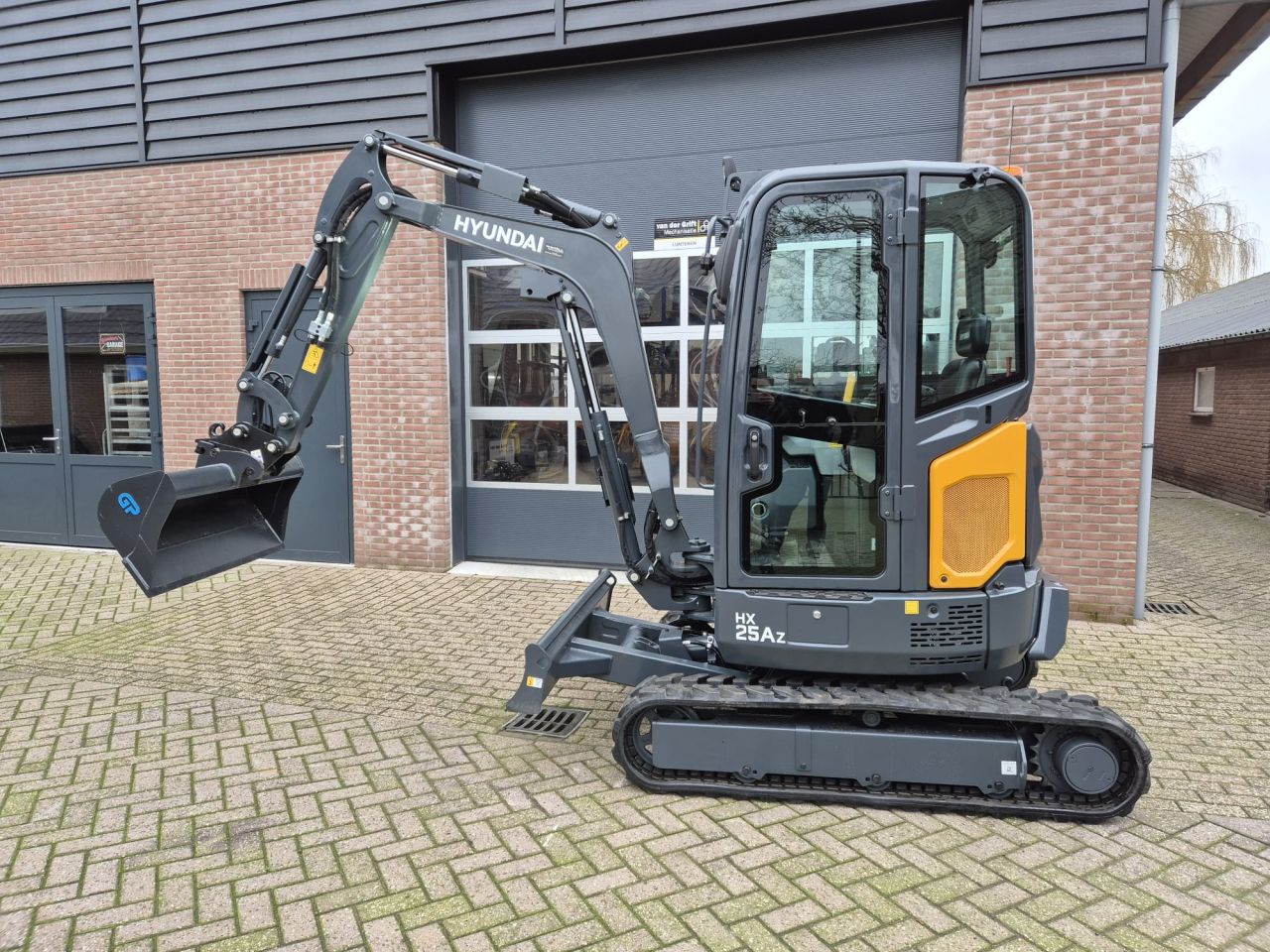 Hyundai HX25 /2.7t /binnendraaier/graafmachine vele opties/sterk