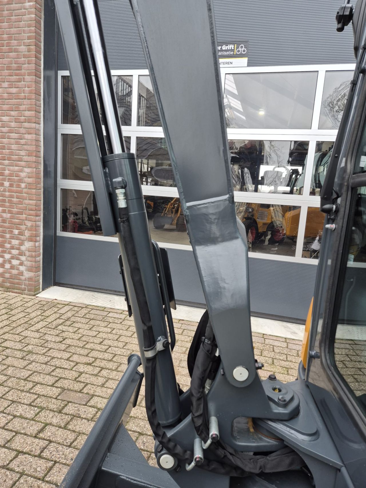 Hyundai HX25 /2.7t /binnendraaier/graafmachine vele opties/sterk