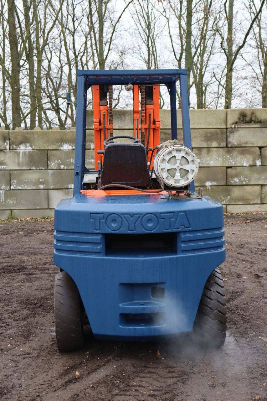 Heftruck Toyota 02-5FGF25 LPG 4550kg 3.3m 1989