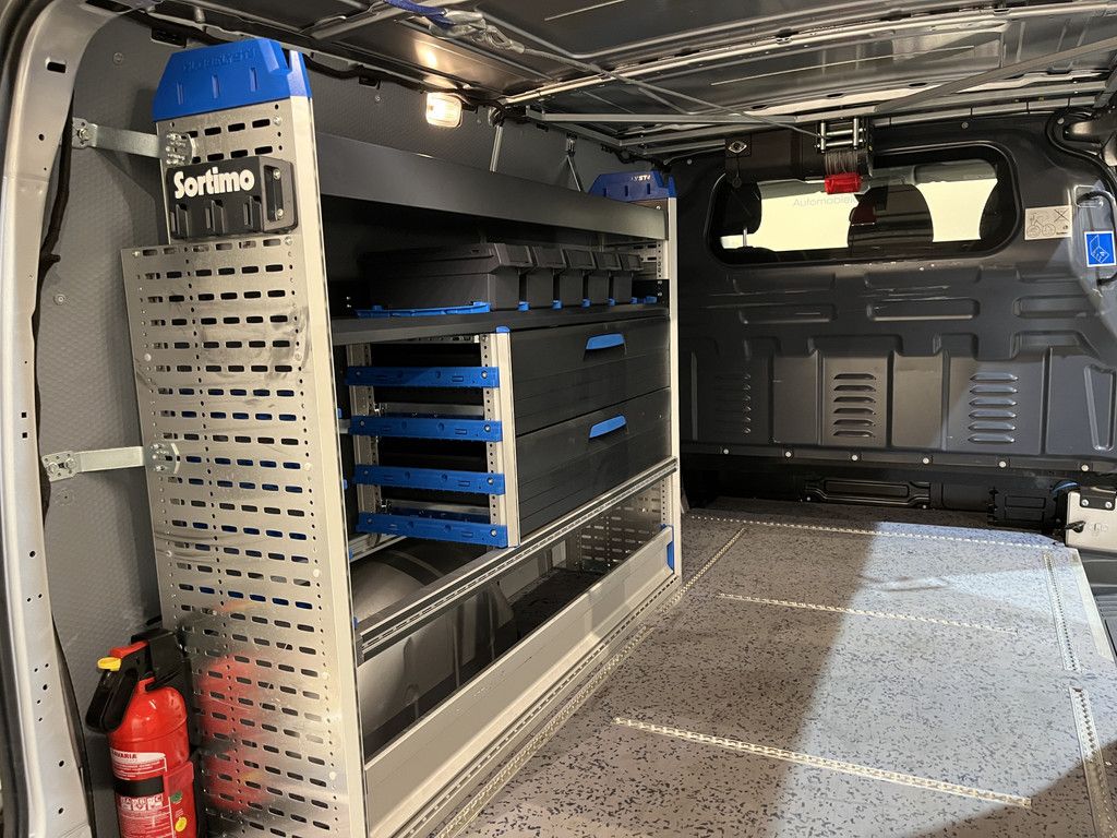 Mercedes-Benz Vito 116 CDI Lang RWD Automaat / Servicebus / Sortimo Inrichting / Euro 6 / Airco / Camera / CarPlay / Cruise Control / 45.100 KM !!