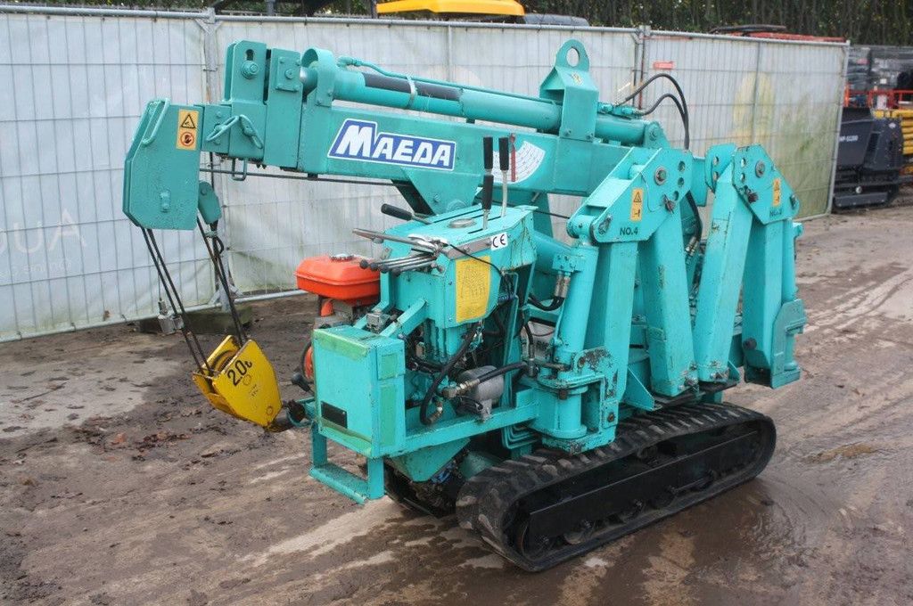 Hijskraan Maeda 205 Diesel 2000kg 7.6m 2009