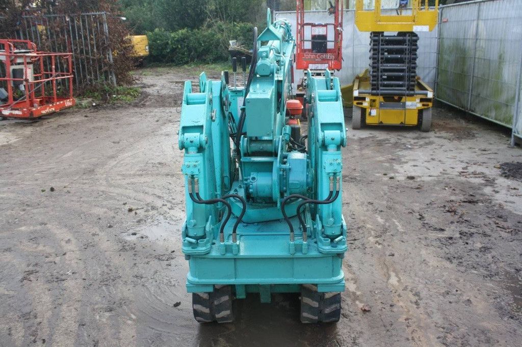 Hijskraan Maeda 205 Diesel 2000kg 7.6m 2009
