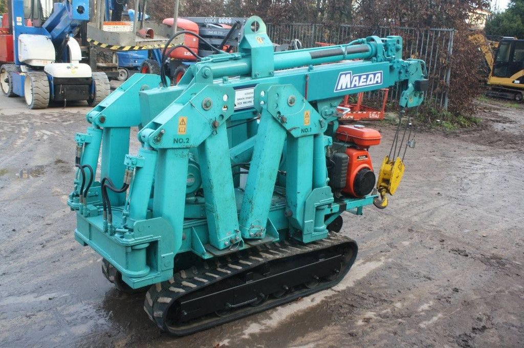 Hijskraan Maeda 205 Diesel 2000kg 7.6m 2009