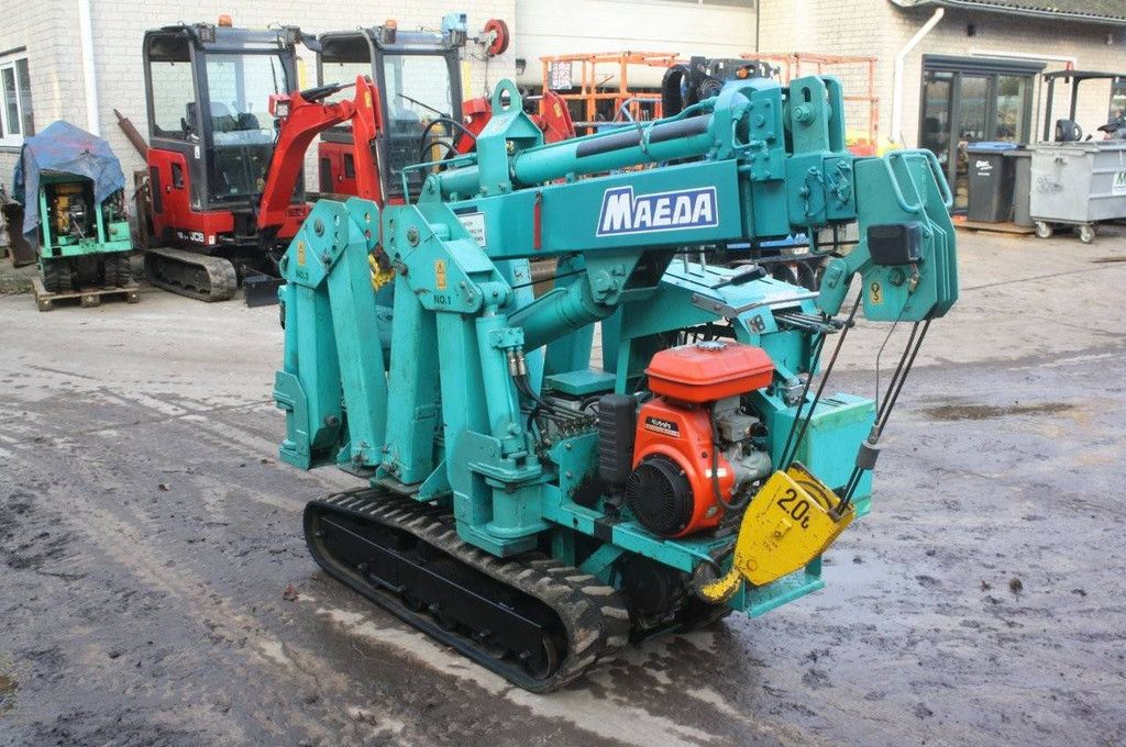 Hijskraan Maeda 205 Diesel 2000kg 7.6m 2009