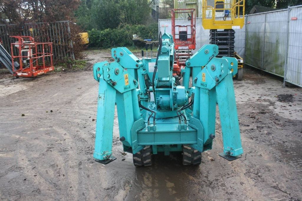 Hijskraan Maeda 205 Diesel 2000kg 7.6m 2009