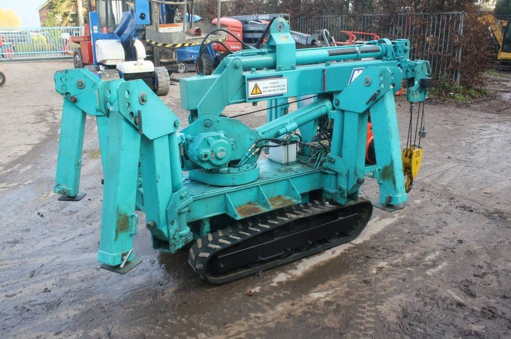 Hijskraan Maeda 205 Diesel 2000kg 7.6m 2009
