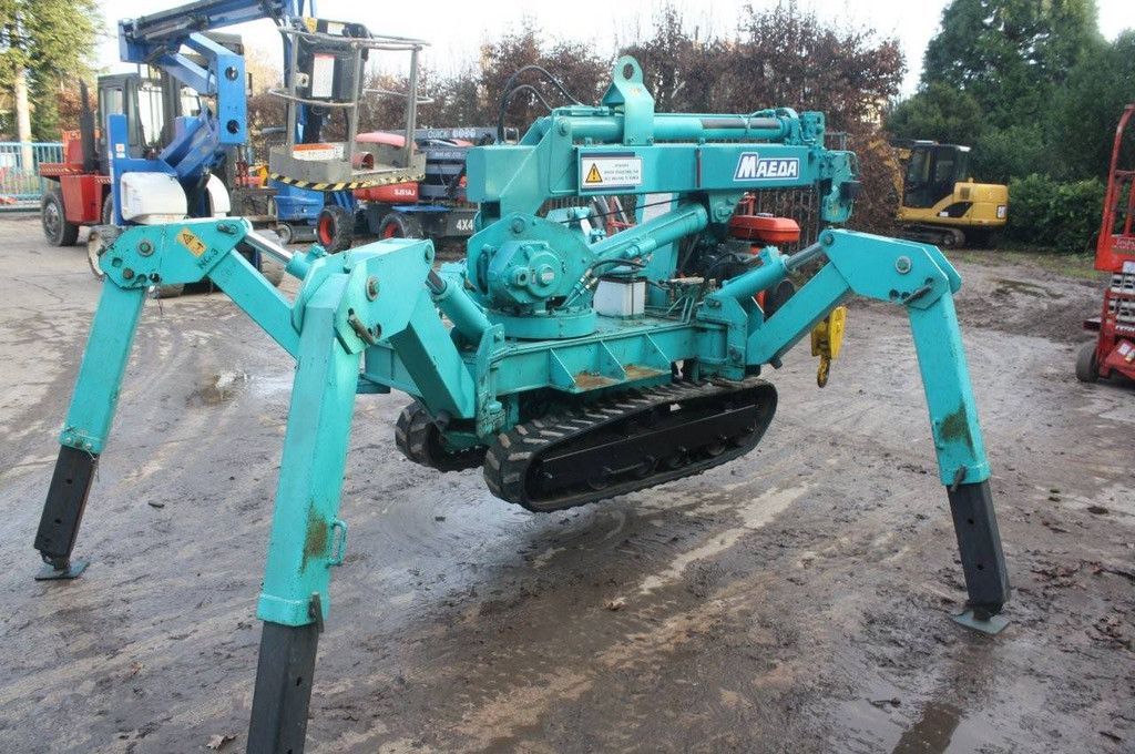 Hijskraan Maeda 205 Diesel 2000kg 7.6m 2009