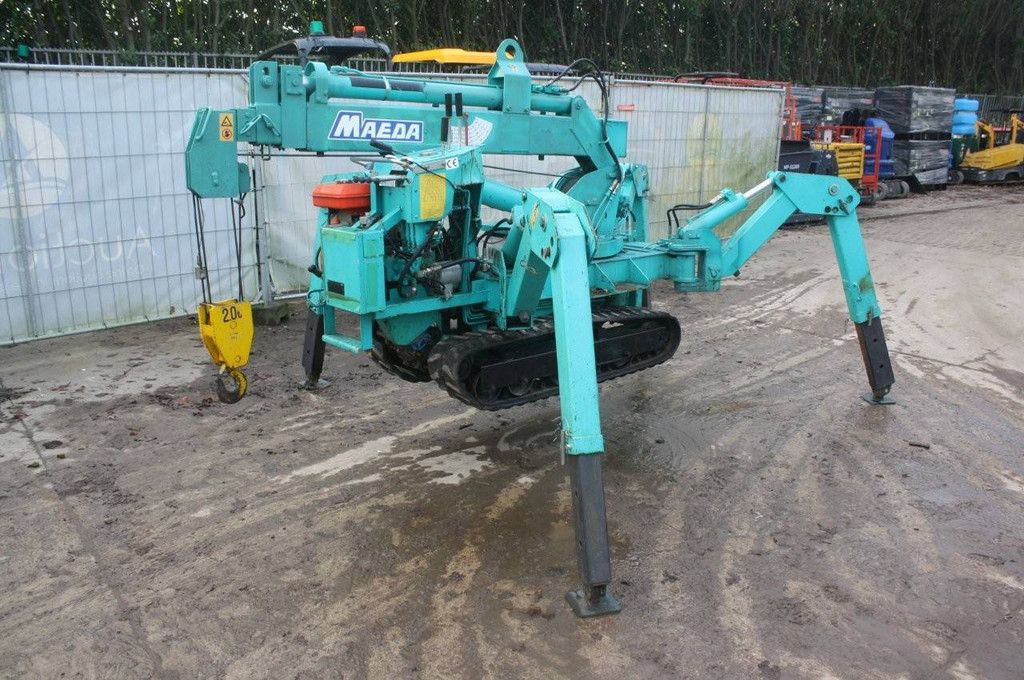 Hijskraan Maeda 205 Diesel 2000kg 7.6m 2009
