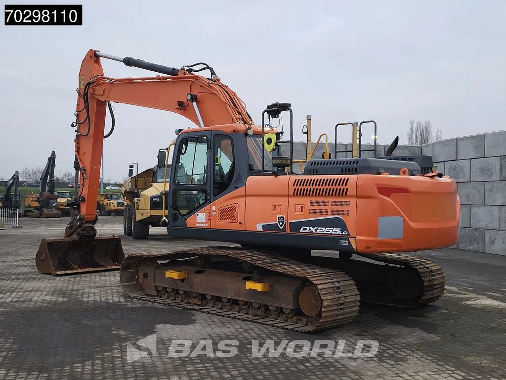 Doosan DX255 LC-5 3 BUCKETS