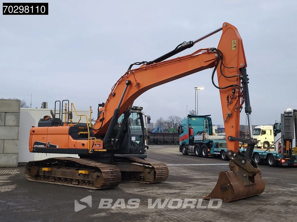 Doosan DX255 LC-5 3 BUCKETS