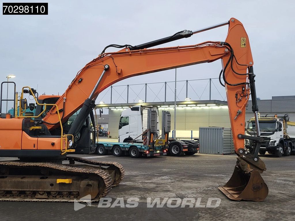 Doosan DX255 LC-5 3 BUCKETS