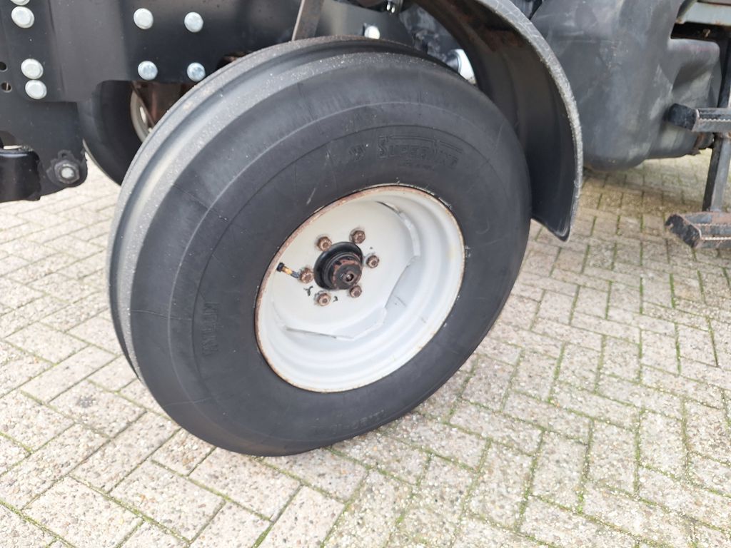 Massey Ferguson 4235