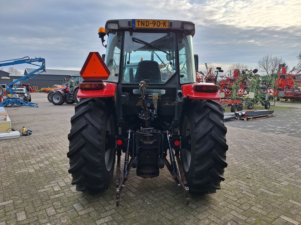 Massey Ferguson 4235