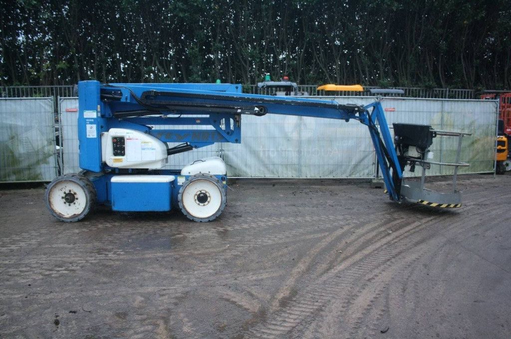 Knikarmhoogwerker Niftylift HR15 NDE Elektrisch+Diesel 15.7m 2011