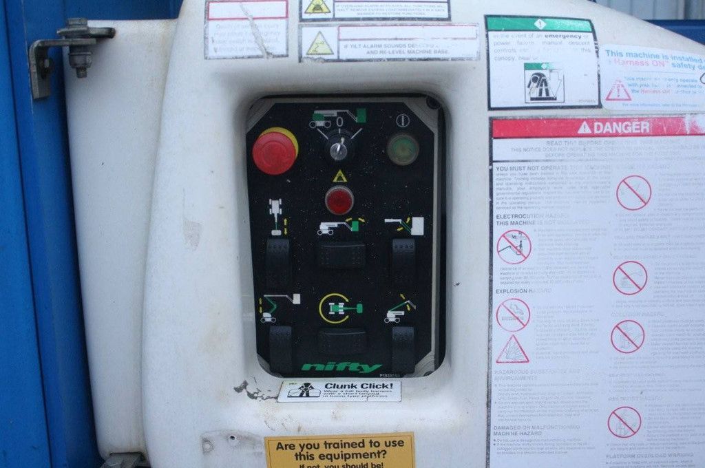 Knikarmhoogwerker Niftylift HR15 NDE Elektrisch+Diesel 15.7m 2011
