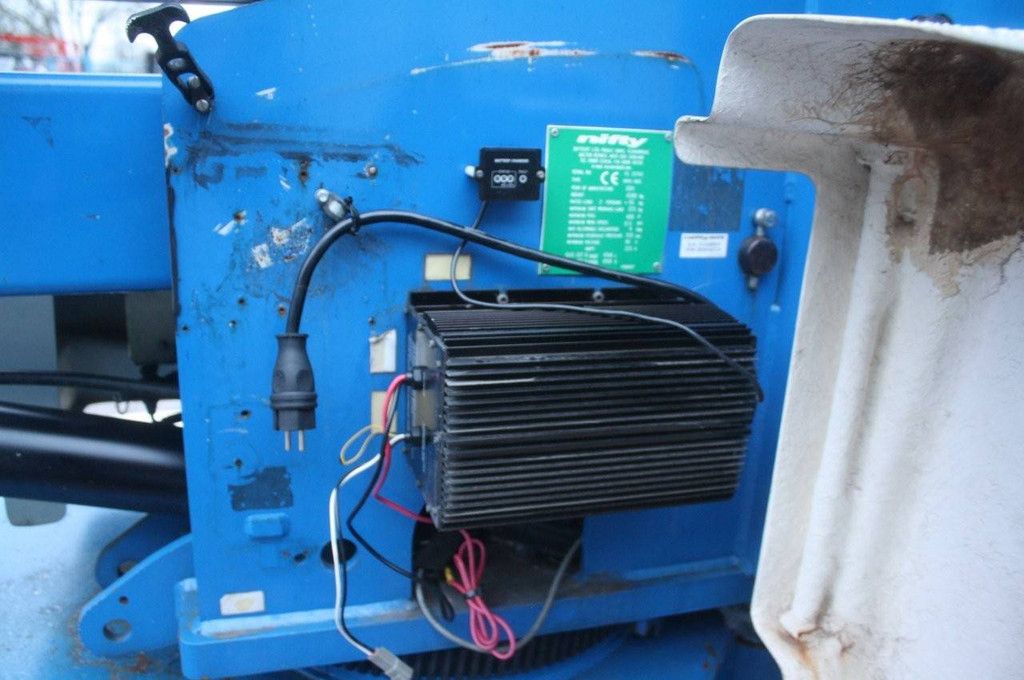 Knikarmhoogwerker Niftylift HR15 NDE Elektrisch+Diesel 15.7m 2011