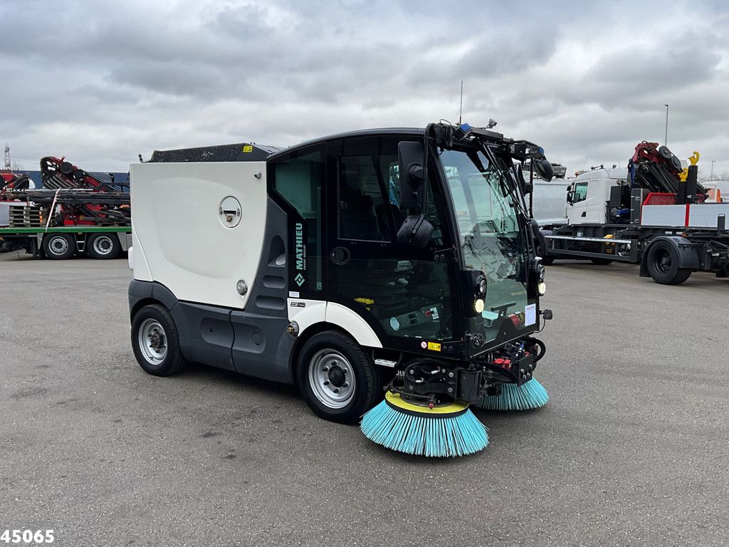 Mathieu MC 210 Azura Flex Euro 6 Just 8.800 km!