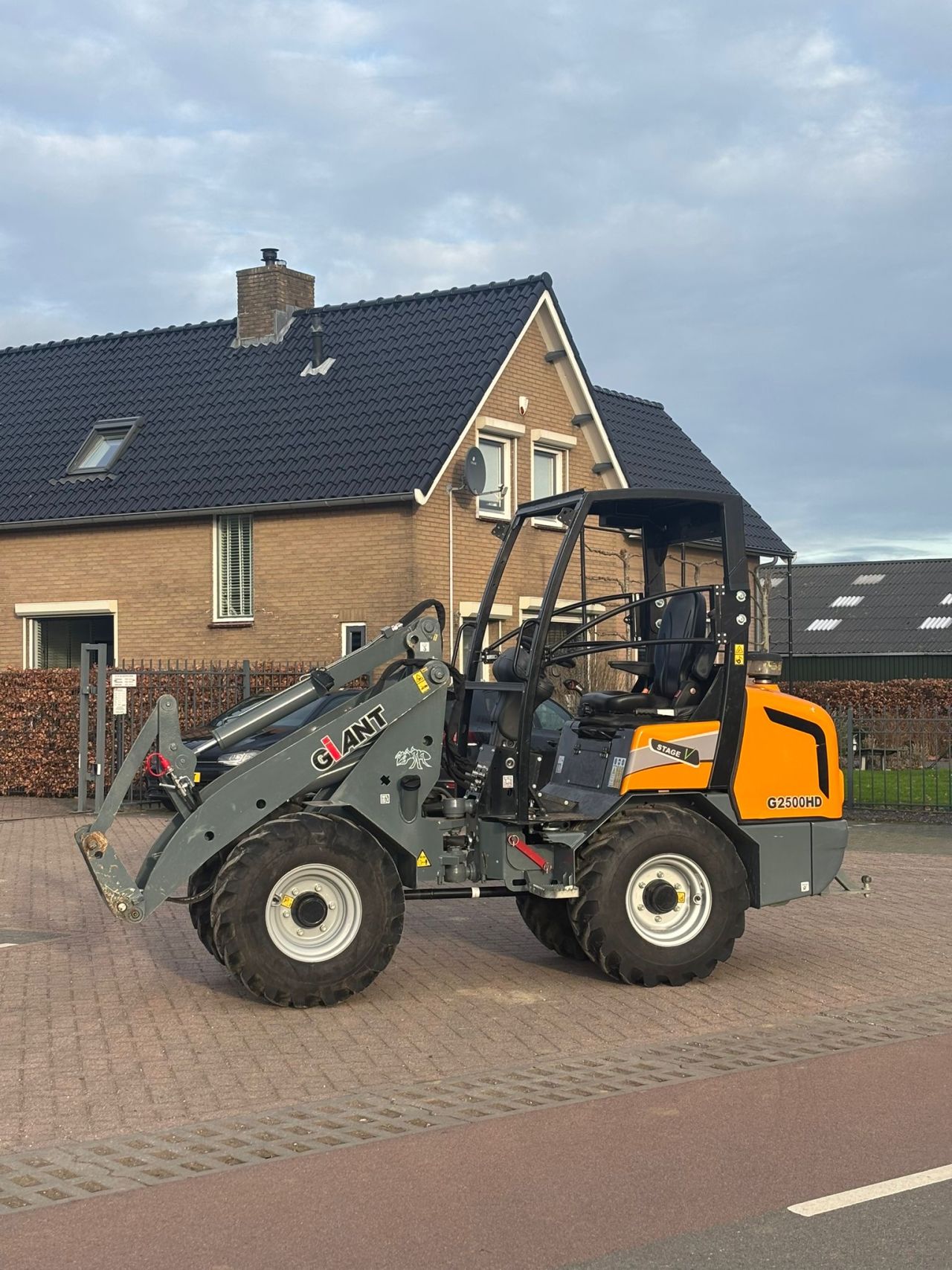 Giant g2500 HD ( 194 uur )