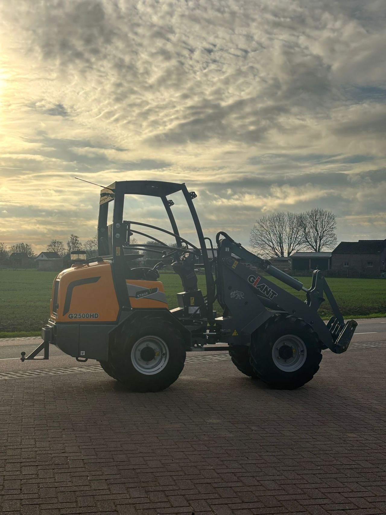 Giant g2500 HD ( 194 uur )