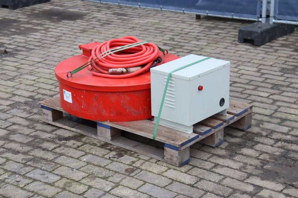 Magnet with transformer