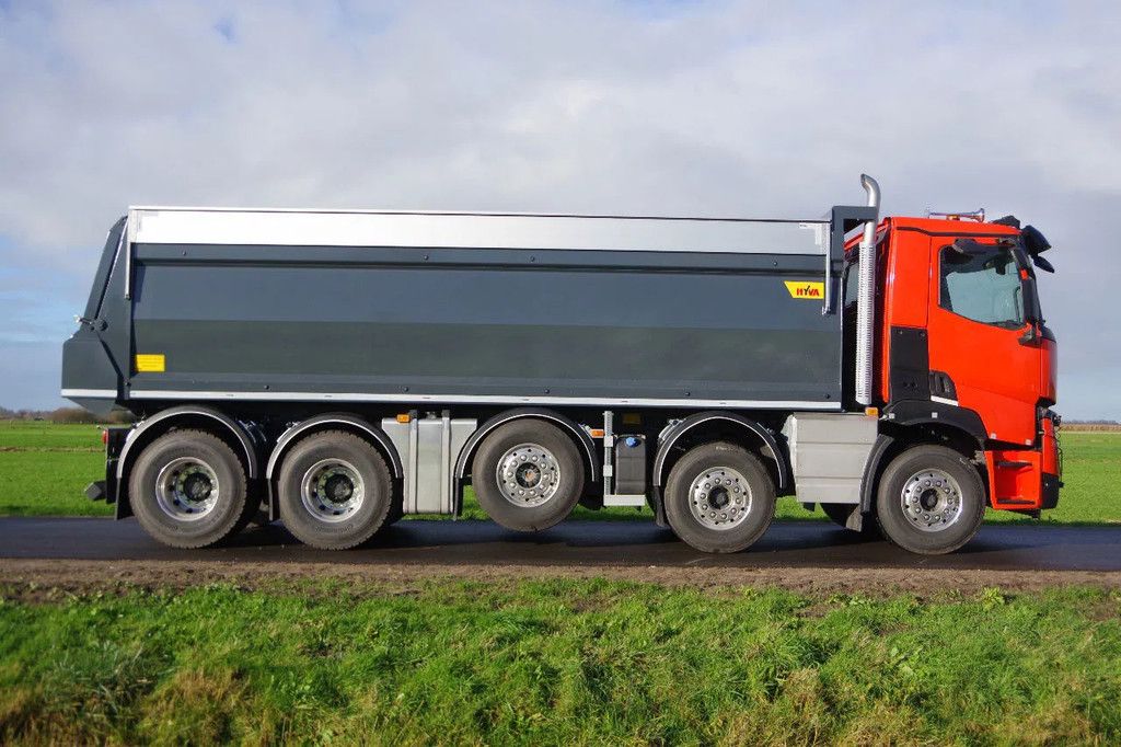 Renault 10x4 49-tons midlift met Hyva kipper