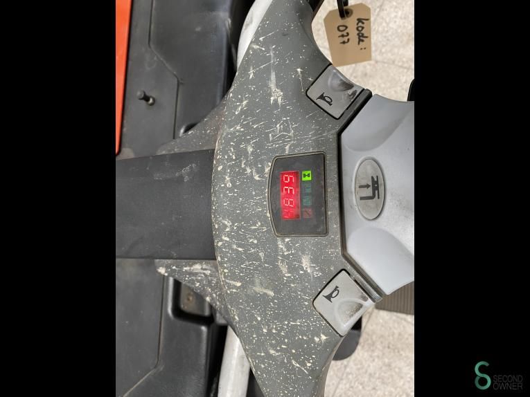 Pallet trucks Electric BT LPE240 2006