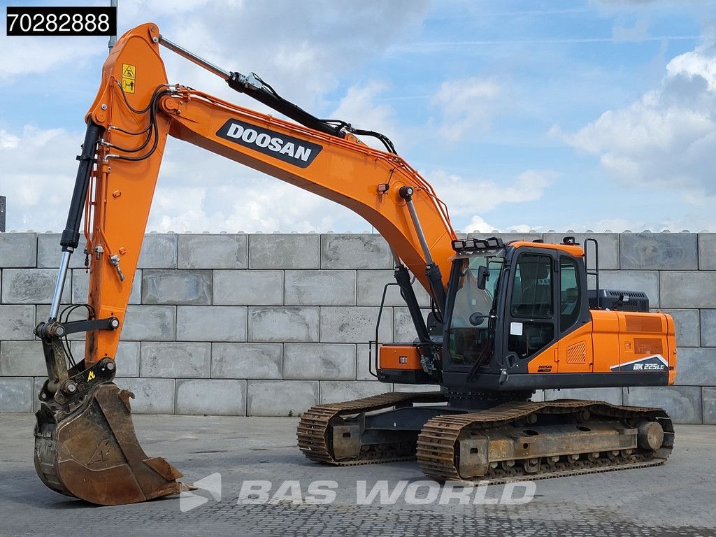 Doosan DX225 LC-7 4 BUCKETS