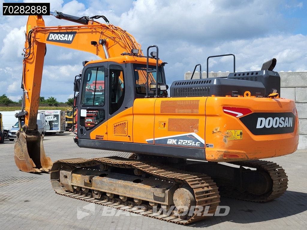 Doosan DX225 LC-7 4 BUCKETS