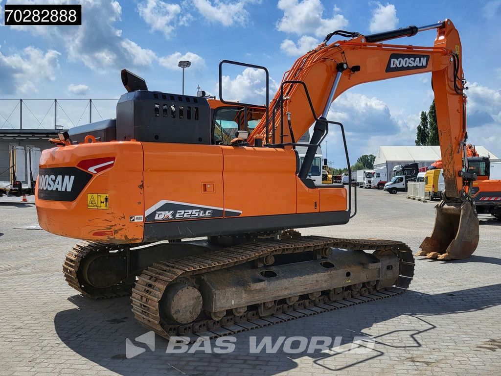 Doosan DX225 LC-7 4 BUCKETS